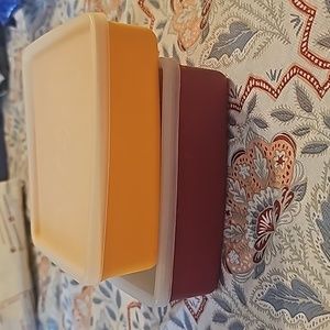 Vintage Tupperware 4-Piece Yellow/Orange Square Sandwich Keeper With Lids